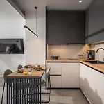 Euphoria Junior Suite With Jacuzzi By Senaon Urban Living